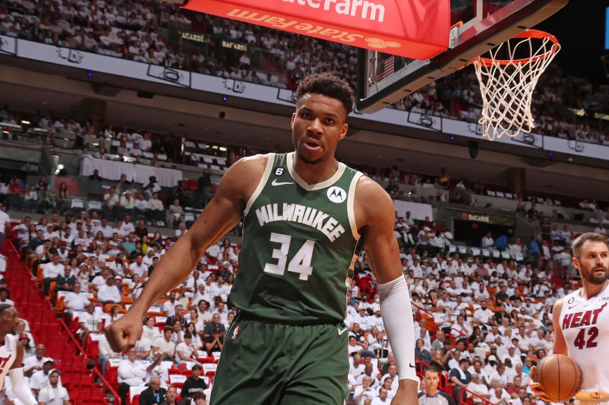 PG平台-骑士遭遇失利,惨遭雄鹿横扫