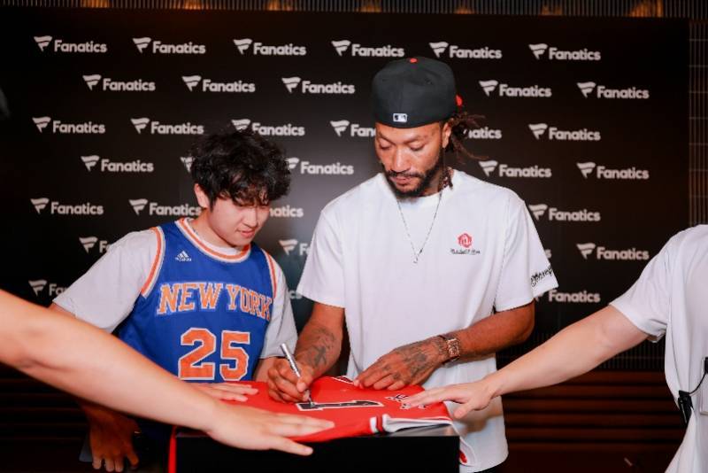 PG Soft Gaming-关于退役NBA巨星深夜现身酒吧,散发独特魅力的信息