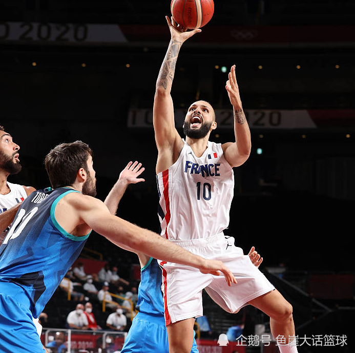 PG在线网站-中国羽毛球队逆转法国羽毛球队，陶菲克三分雨点燃全场